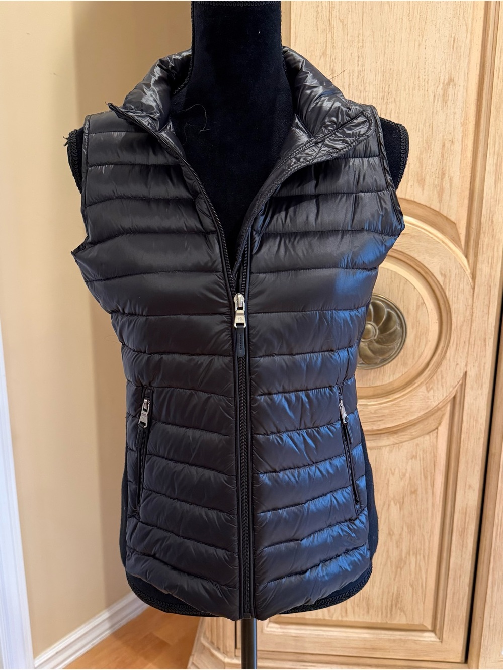 Like-new Ralph Lauren lightweight down puffer vest in women’s size Small